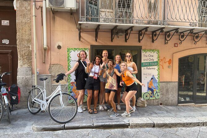 3-hours Guided Tour with tasting in Palermo - Quattro Canti (Piazza Vigliena): The Historic Center’s Geometric Heart