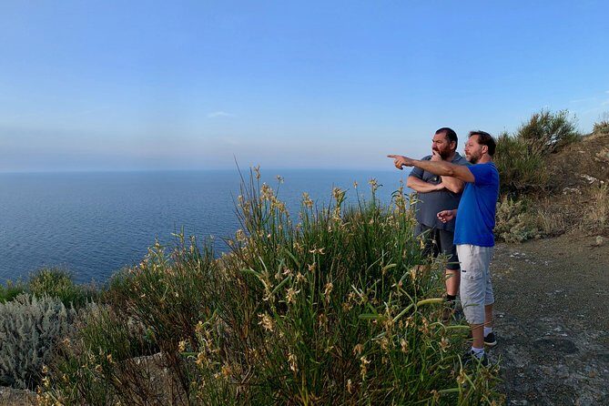 Archaeological excursion to the Rocca della Falconiera in Ustica - The climb and panorama: your payoff at the Rocca top
