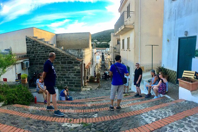 Archaeological excursion to the Rocca della Falconiera in Ustica - The 6:00 pm timing and the reality of a 2-hour hike