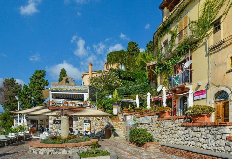 Best Tour di Taormina, Castelmola, Isola Bella e Messina - Mercedes-style comfort, plus a guide who actually guides