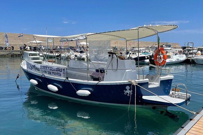 Boat excursion along the coast of Cefalù - Getting to Eolo Cafè and Boarding La Nina Smoothly