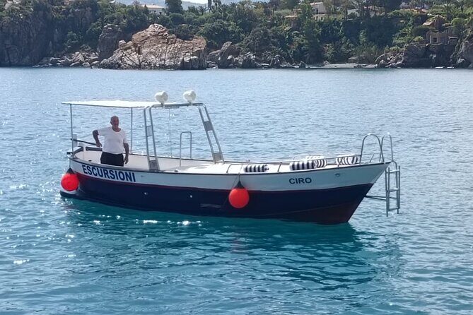 Boat excursion to Cefalu with aperitif - Why Cefalù looks different from a small boat