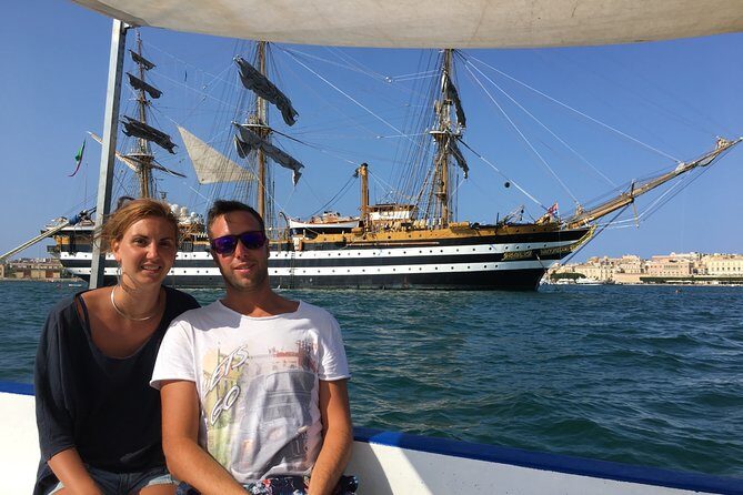Boat tour of Ortigia Island and sea caves - The sea caves stop: close views and real trade-offs