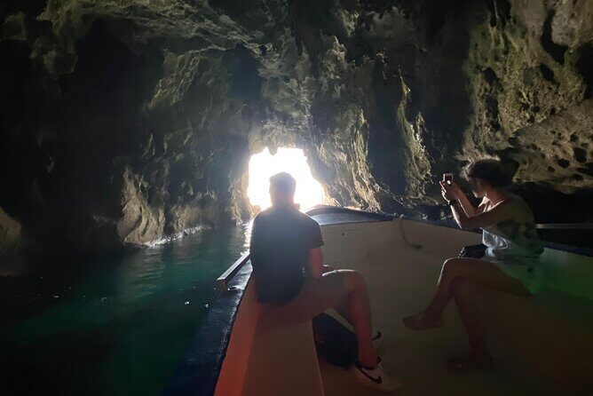 Boat tour Ortigia, sea caves and Pillirina 2h - Ortigia by boat in 2 hours: what you actually get