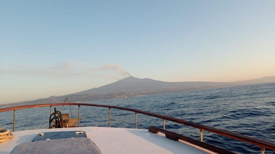 BOAT TOUR WITH APERITIF ON BOARD IN THE CYCLOPS ISLANDS - Meeting at Bazar del Mare: timing, language, and group vibe