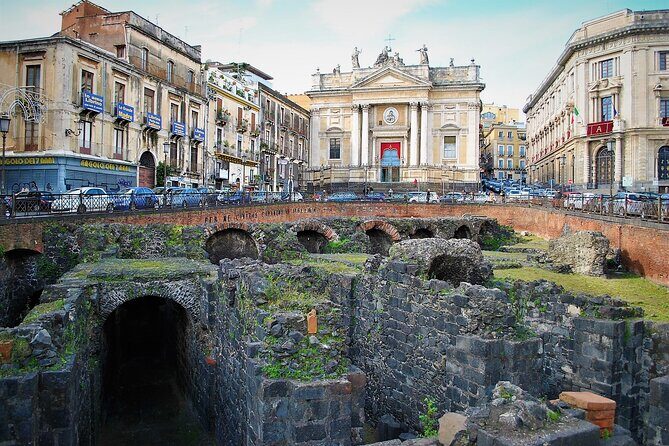 CATANIA 1943: Husky operation - Piazza del Duomo finish: the bomb marks turned into a place for peace