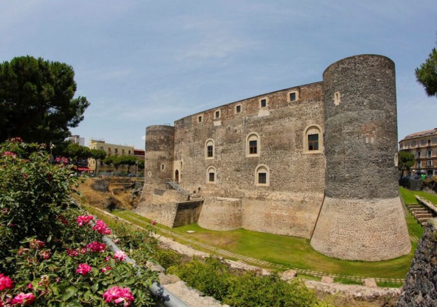 Catania: City Highlights Walking Tour - Castello Ursino: a fortress you can frame in your photos