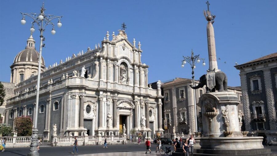 Catania: City Highlights Walking Tour - Piazza Dante and Via Gesuiti: classic corners and guided commentary