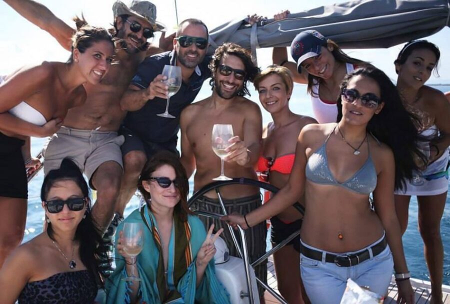 Catania: Coastline Sailing Trip 6hr with Aperitif and Lunch - Swim time by the Caves of Ulysses