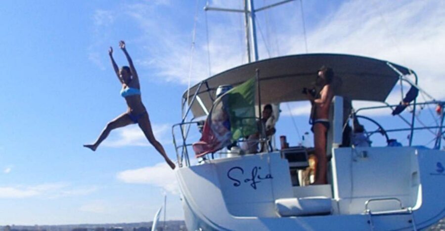 Catania: Coastline Sailing Trip with Aperitif and Prosecco - Arriving at Club Nautico: the easiest part of the day