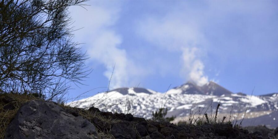 Catania: Etna Nature Tour with Hiking, Cave Visit, & Tasting - Sapienza Refuge and the volcano views at around 1,986 meters
