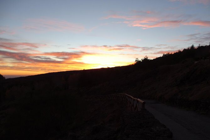 Catania: Etna Sunset Jeep Tour - From Catania by air-conditioned jeep/van: the “day up the mountain” starts fast