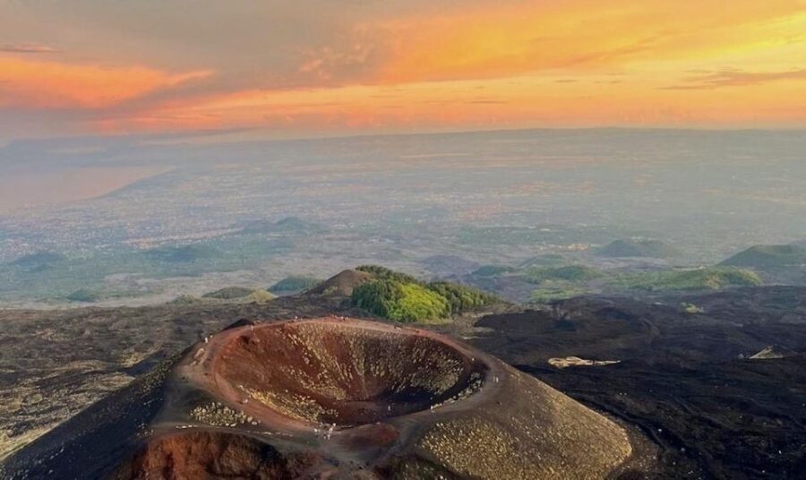 Catania: Etna Sunset Tour with Pickup and Drop-off - Grotta dei Tre Livelli: going underground with helmets and torches