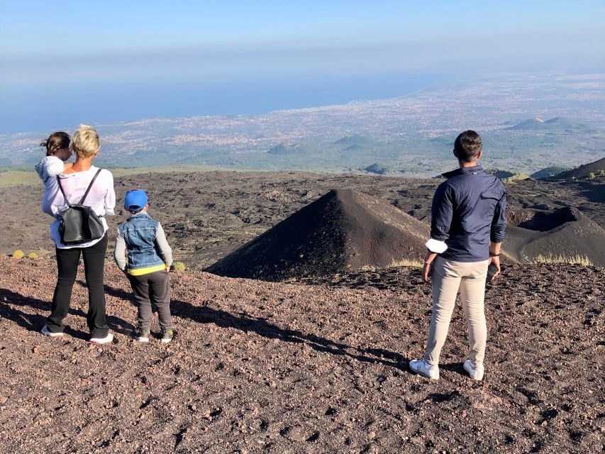 Catania: Etna Sunset Tour with Pickup and Drop-off - Valle del Bove: the dramatic bowl and the 1991/93 lava story