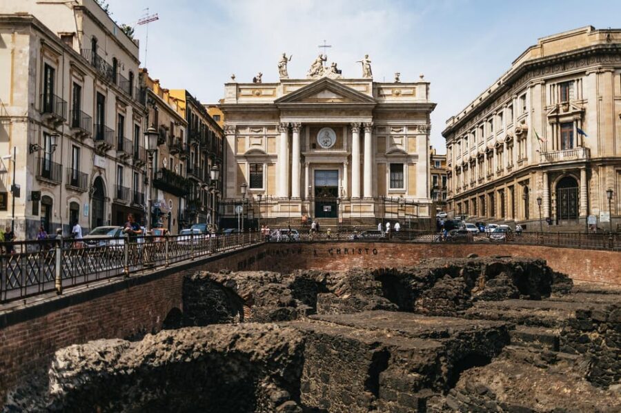 Catania: Guided Street Food Walking Tour - Your main choice: fried fish cone or horse-meat meatballs