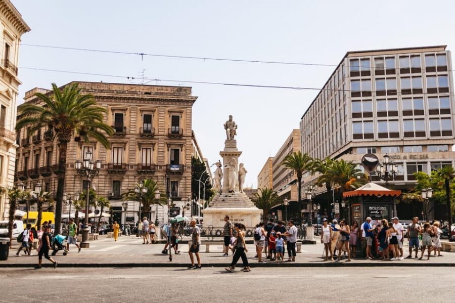 Catania: Guided Street Food Walking Tour - Selz: the quick drink reset that helps you keep going