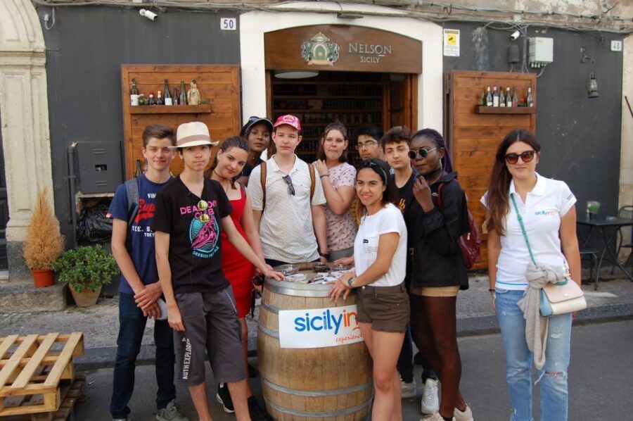 Catania: Guided Street Food Walking Tour - Villa Bellini and the Roman amphitheater: sight stops that feel natural