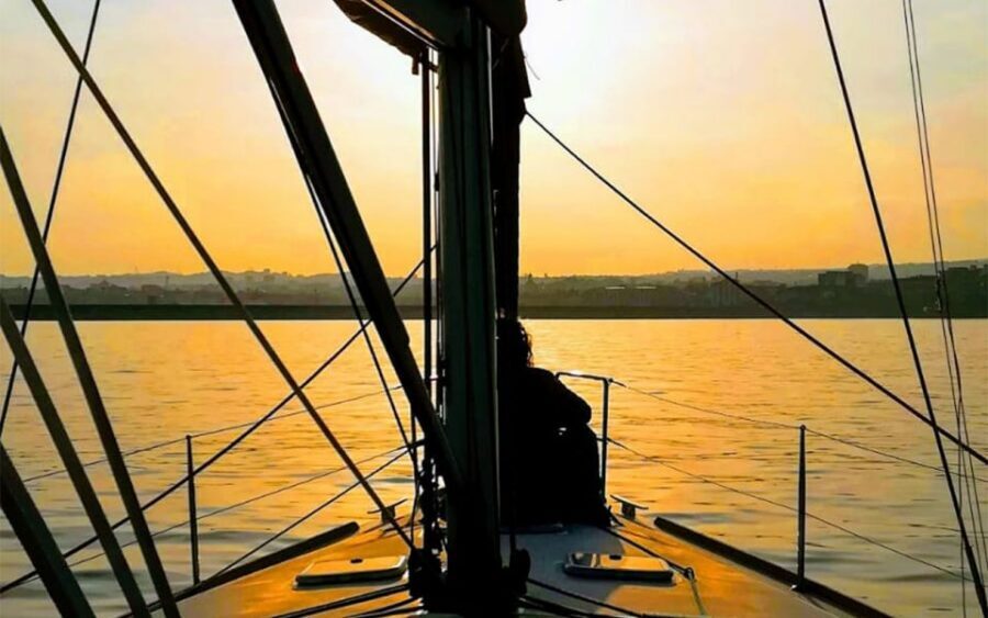 Catania: Guided Sunset Sailing Trip with Aperitif & Prosecco - Prosecco and Sicilian appetizers: the aperitif payoff