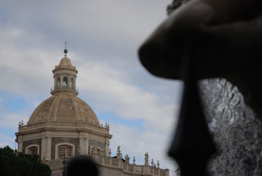 Catania Night Street Food & Backstreet Tour with a Local - Where you start: Piazza del Duomo meeting point and first impressions