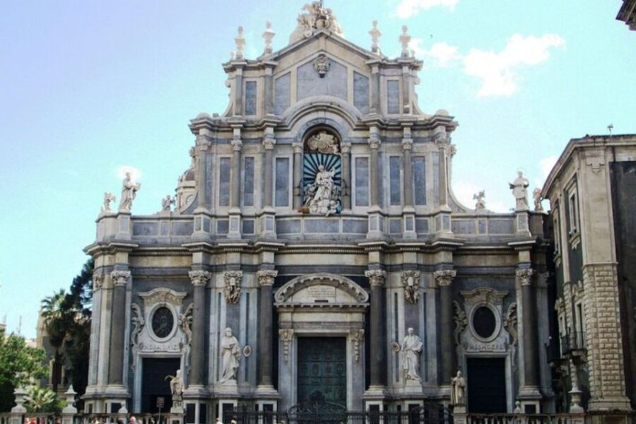 Catania: Private custom tour with a local guide - Catania is easier to read with a local guide