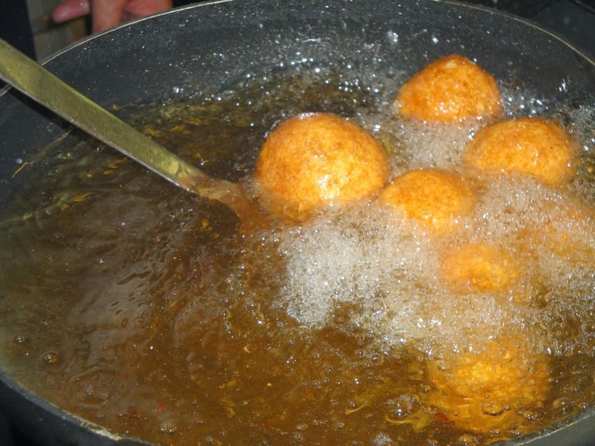 Catania: Private Tour with Arancino Tasting - Arancino Tasting: How to Eat It Properly (Hands Only)