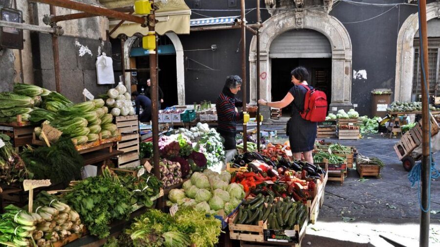 Catania Street Food Tour - Chiosco Costa and the seltz pause: refreshing drink in the market