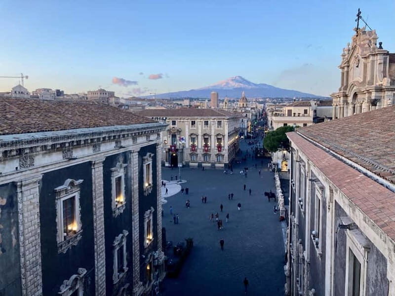 Catania: The heart of the City - Tour guidato in Italiano - The walk toward the fish market: local life, not just sightseeing