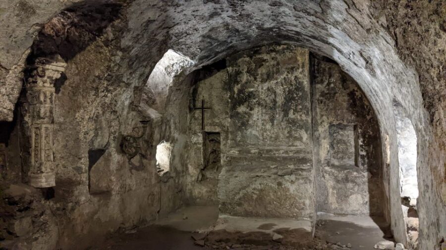 Catania: Underground and Street Food Walking Tour - A “hidden gem” underground-style stop that keeps the story moving
