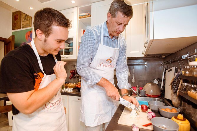 Cesarine: Home Cooking Class & Meal with a Local in Catania - Your 3-hour flow: what happens from start to finish