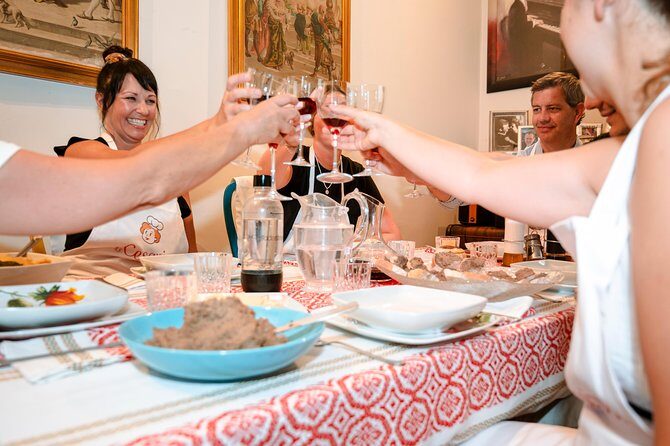 Cesarine: Small group Pasta and Tiramisu class in Messina - Small Group Size (Up To 12) and the Participation Advantage