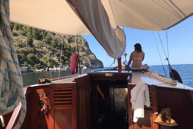 Classic Boat Tour in Palermo - Meet Angela: Vintage Boat Setup, Seating, and Boarding Reality