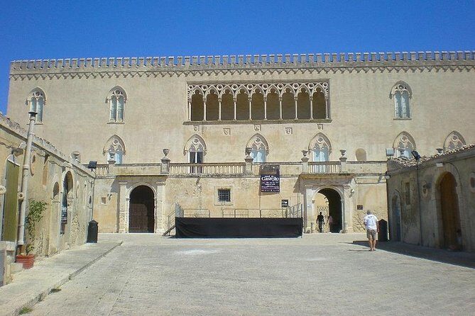 COMMISSARIO MONTALBANO Tour - Punta Secca and La Casa del Commissario Montalbano: outside views, strong vibes