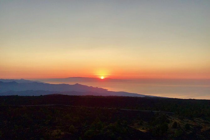 Etna Alba: Exciting excursion with Typical Sicilian Breakfast (Private Tour) - Guides: where the experience turns from good to memorable