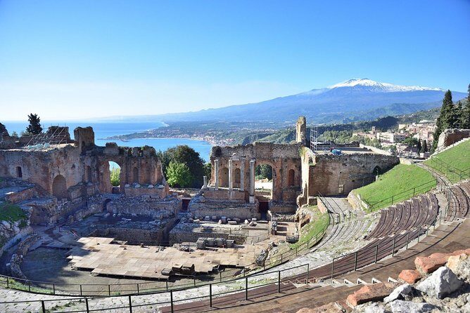 Etna and Taormina con pranzo - The Etna crater hike (2 hours at around 2000m)