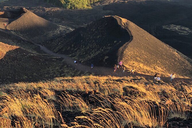 Etna at sunset - 4x4 tour with Sicilian sweet aperitif - What makes this Etna sunset tour feel different from a basic day trip
