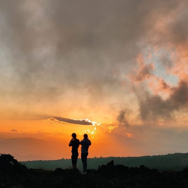 Etna excursions at sunset ancient craters and lava flows - Main hike: a 2 km easy loop through lava fields