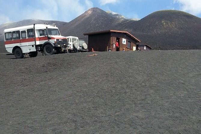 ETNA NORTH BASIC TOUR 2.000 mt - From Pizzi Deneri to the 300 m climb: what you’ll actually walk