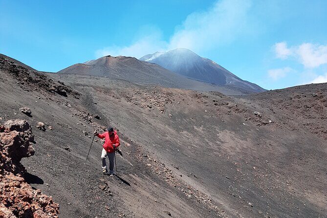 Etna Sud tour - Mount Etna by Cableway: Extinct Craters and Newer Lava Fields