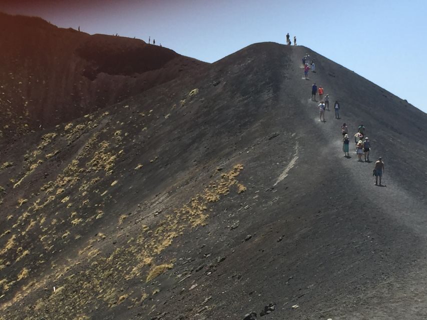 Etna: Sunset Tour on the Volcano - The 2-hour hike to 2,000 meters: how the trek actually works