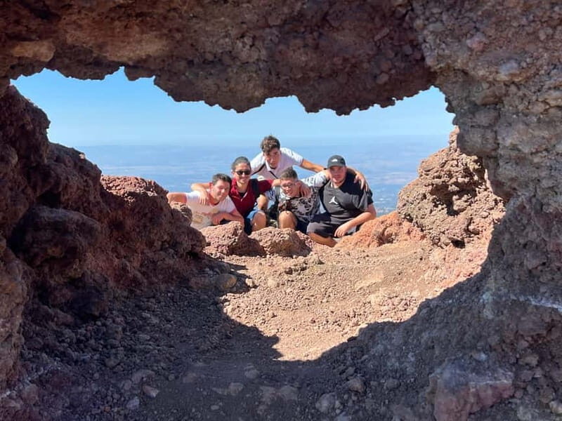 ETNA: TOUR GUIDATO DELL'ETNA CON PRELIEVO DA CATANIA - Pickup and the van ride: start fast, worry less