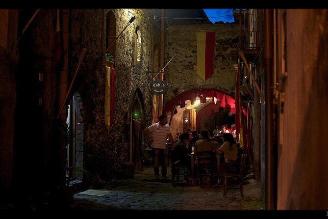 Etna Wine Tasting and Train Tour - Wine tasting plus a Sicilian lunch: how the pairing improves the experience
