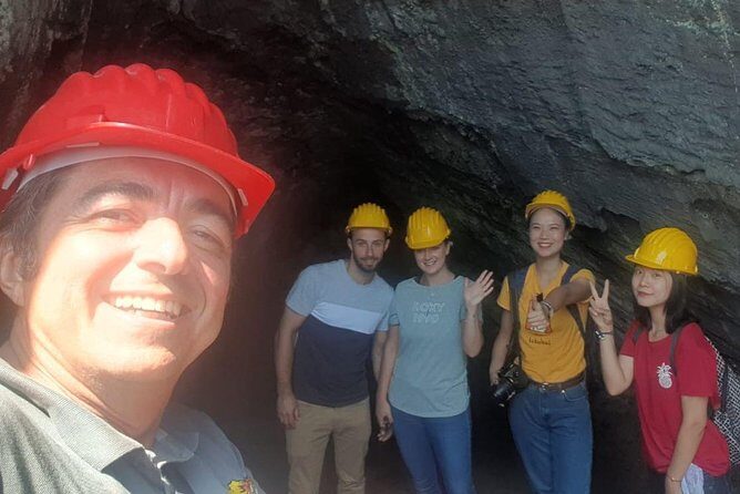 Etna2000m only to be booked by groups of 4 to 6 people. - Silvestri Craters: the guided walk that makes Etna make sense