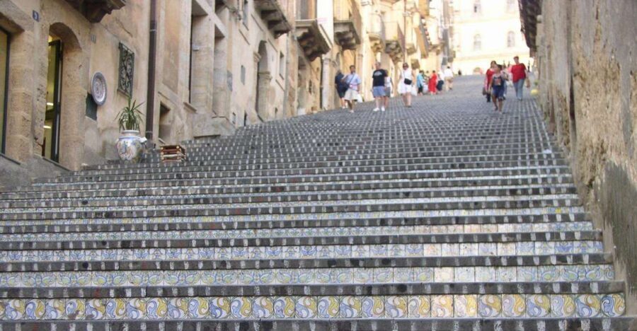 From Catania: Caltagirone & Piazza Armerina Tour with Brunch - From Catania to the Roman villa: a smooth start that matters