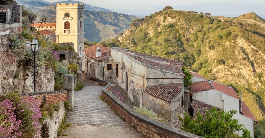From Catania: Guided Godfather Tour with Taormina Visit - Why this Godfather tour works well from Catania