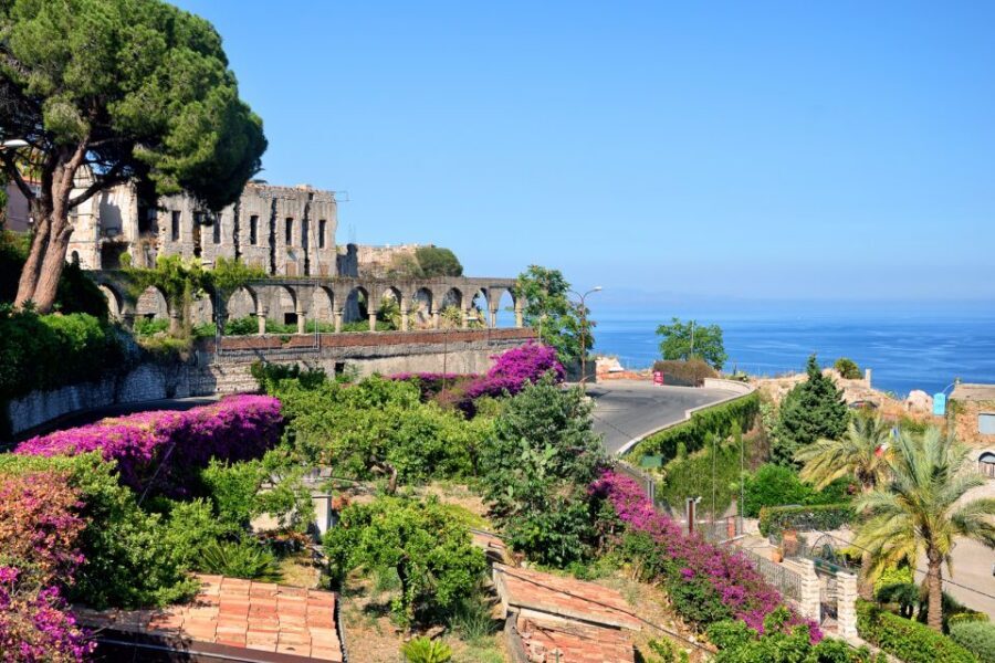 From Catania: Guided Godfather Tour with Taormina Visit - Should you book the Godfather villages and Taormina day trip?