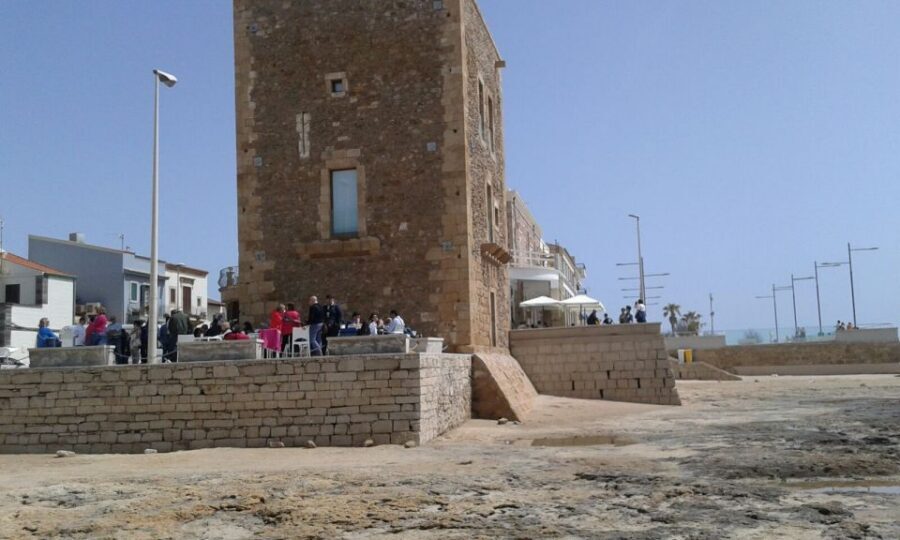 From Catania: Southeast Sicily Inspector Montalbano Tour - Punta Secca: Marinella and the seaside set of the series