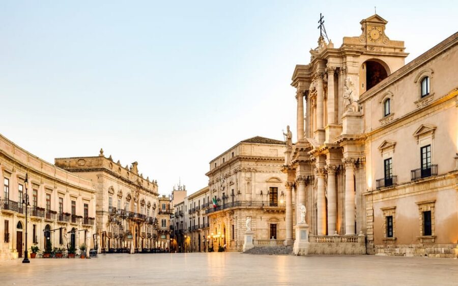 From Catania: Syracuse, Ortygia, and Noto Tour - Ortygia: walking myths on a fortified island