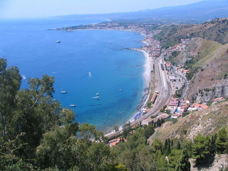 From Catania: Taormina, Isola bella & Castelmola tour - Getting From Piazza Duomo to Taormina: The Ride That Sets the Tone