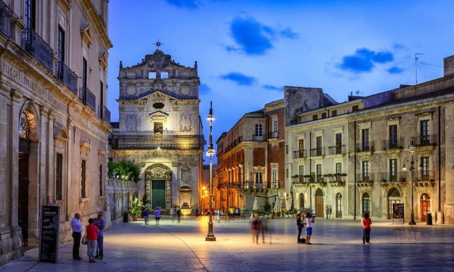 |FROM CATANIA|Tour of Siracusa, Ortigia, Noto [PRIVATE TOUR] - The guide experience: clarity, flexibility, and useful Sicily context