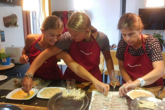 From market to Table Cooking lesson with a local in Sicily - From market bags to a country kitchen with Letizia’s family